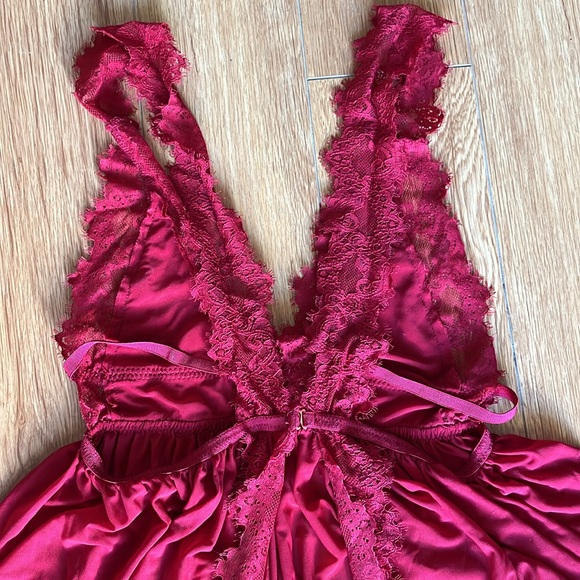 Lot of Three Lace Lingerie Sets - Picture 5 of 10